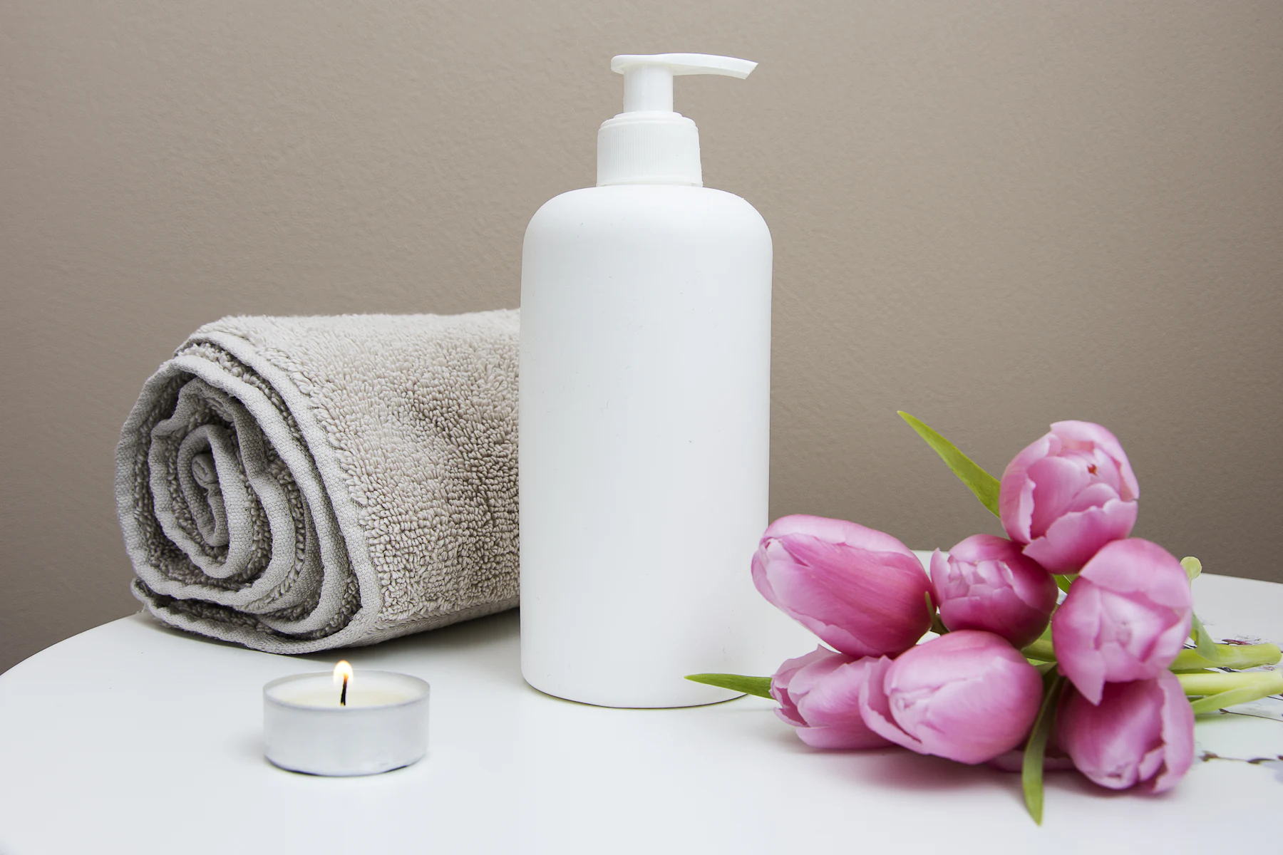 Hot stone massage therapy at luxury spa in Gachibowli Hyderabad